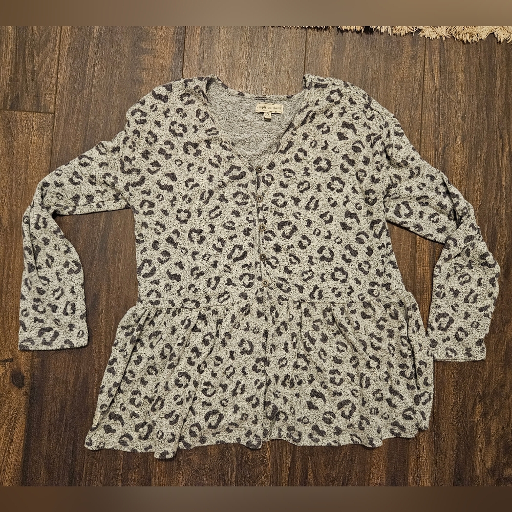 Simply Southern Gray Leopard Top